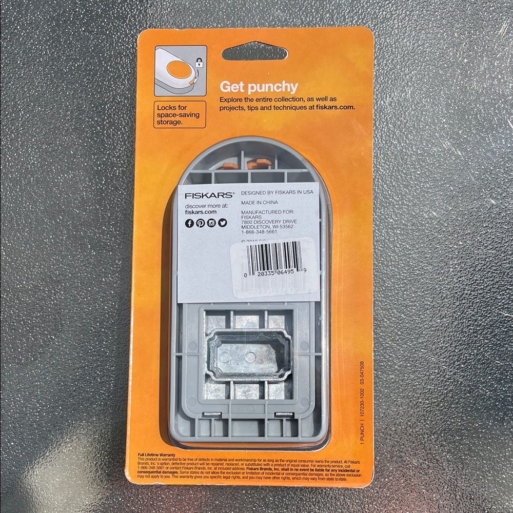 Fiskars 1.5 Inch Label Punch - Picture 4 of 6